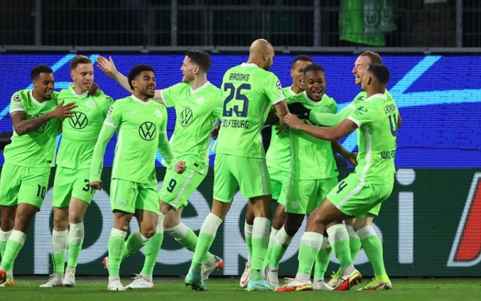 匈牙利队主场取胜，跃升至小组前四的位置